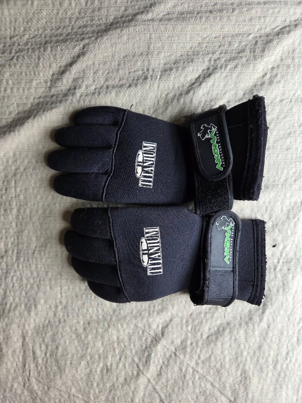 Akona 3.5mm Scuba Gloves Titanium Size XS